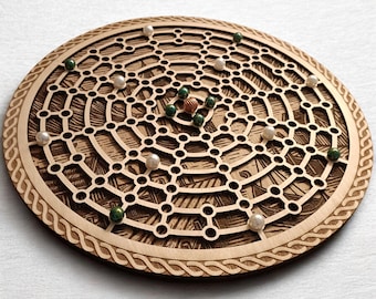 Fidchell, Viking schaakhouten bordspel. Lasergesneden plank en vikingachtergrond graveren. SVG-, PNG-, lbrn2-bestanden. Voor alle materiaaldiktes: