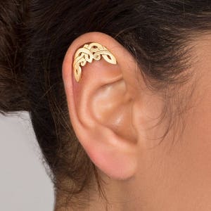 14k Gold Celtic Moon Cartilage Earring - cartilage stud , helix earring , gold helix earring , helix piercing , ear piercing, celtic