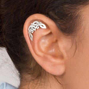 Silver helix earring - ear piercing, sterling silver piercing, helix stud, Celtic helix earring , cartilage earring, unisex helix piercing