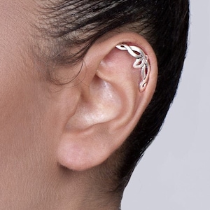 Sterling Silver Celtic Cartilage Earring - silver helix piercing, ear piercing, helix stud, cartilage piercing, helix earring