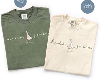Comfort Colors® Goose Mom Dad Est 2026 T Shirts, Cute Matching Pregnancy Reveal Outfit, Funny Baby Announcement Gift For New Mama And Dada.