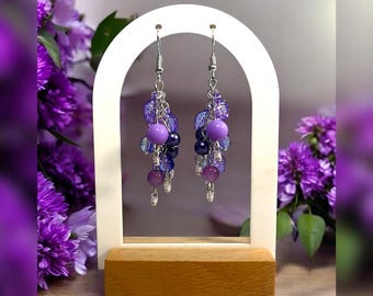 Pendientes colgantes morados con forma de arboleda de setas mágicas: joyas de hadas para festivales, fantasía de bosque, cottagecore y bosque encantado.
