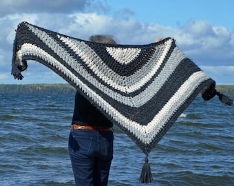 Triangle Shawl Crochet PATTERN Womens Oversized Chunky Wrap With Tassels