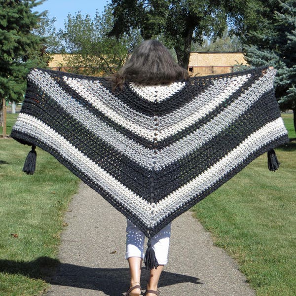 Triangle Shawl Crochet PATTERN Womens Oversized Chunky Wrap With Tassels