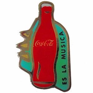 COCA COLA vintage enamel pin lapel badge  COKE Es La Musica pinback