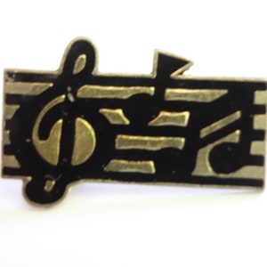 MUSIC NOTES vintage enamel pin lapel badge   music treble clef pinback