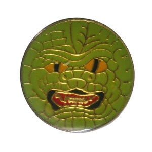 Pin de solapa de esmalte vintage CREATURE, insignia universal de la película de terror Monster Black Lagoon