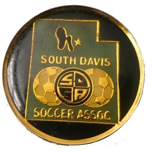 SOUTH DAVIS Soccer Association vintage reversspeld pinback Bountiful UTAH 84010