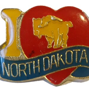 I love NORTH DAKOTA STATE vintage enamel pin lapel badge gift pinback