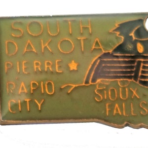SOUTH DAKOTA STATE vintage enamel pin lapel badge  landscape pinback