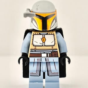 LEGO® Mandalorian Tribe Warrior Star Wars Minifigure – Female Gray Helmet with Antenna – Star Wars The Mandalorian – Rare Female Mandalorian