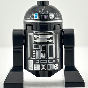 LEGO® R2-E6 Astromech Droid Minifigure – Star Wars Mandalorian Utility Droid – Galactic Republic Navy Bot – Imperial Ship Tech Assistant