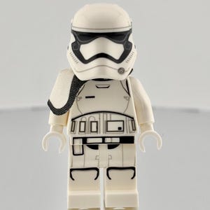 LEGO® First Order Stormtrooper Squad Leader Minifigure – Rounded Mouth Helmet, Star Wars Episode 8, The Last Jedi, Rare & Retired