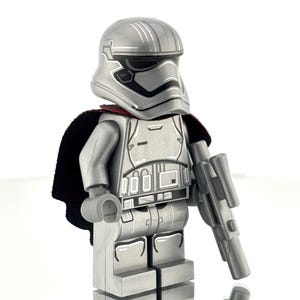 LEGO® Star Wars Captain Phasma Minifigure – First Order Commander, Chrome Stormtrooper – The Last Jedi, Rare & Retired, Female Stormtrooper