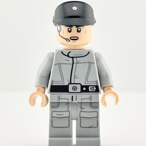 LEGO® Imperial Crew Star Wars Minifigure – Black Cap – Star Wars Episode IV: A New Hope - Imperial Star Destroyer Crew Member – Retired