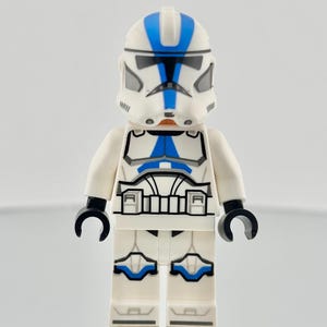 LEGO® 501st Legion Clone Trooper Star Wars Minifigure – Phase 2 – Nougat Head, White Arms – Star Wars Clone Wars Army Builder – Rare Trooper
