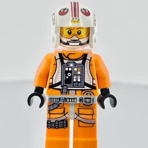 LEGO® Luke Skywalker X-Wing Pilot Minifigure, Star Wars Rebel Hero in Flight Suit with Printed Legs & Dual Visor Helmet, Red Squadron Leader