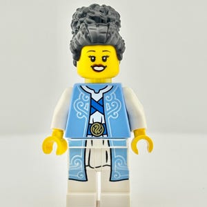 LEGO® Euphrasia Ninjago Minifigure – Ninjago Dragons Rising – Wind Elemental Master – Blue Robe & Bun Hair – Retired LEGO® Fantasy Character