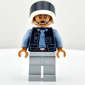 LEGO® Rebel Fleet Trooper Star Wars Minifigur – Kvinna – Väst med fickor – Svart hals – Släpp 2024 – Galactic Rebellion Fighter