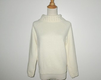 Vintage 1960s Cream Crochet Sweater By Wondamere - Size M