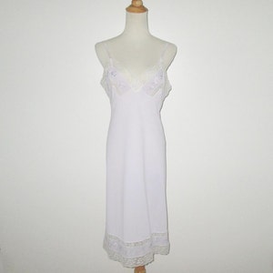 Vintage 1960s Lavender Slip With Embroidered Applique Design By Hollywood Vassarette For Munsingwear Size 36 image 1