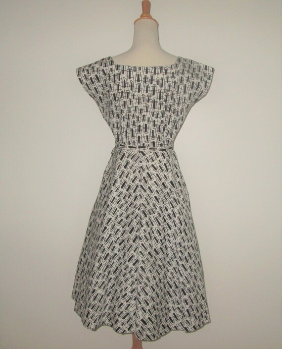 Vintage 1950s Black And White Dress By London Ori… - image 4