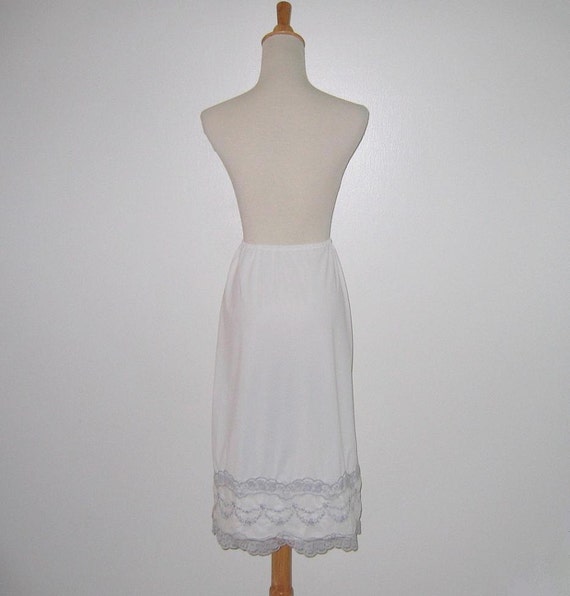 Vintage 1950s White Nylon Half Slip With Gray Flo… - image 4