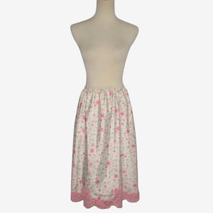 Vintage Floral Half Slip By Seamprufe - Size M, L