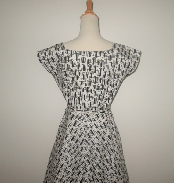 Vintage 1950s Black And White Dress By London Ori… - image 5