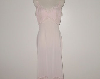 Vintage 1950s Pink Crystal Pleat Slip By Vanity Fair - Size 36