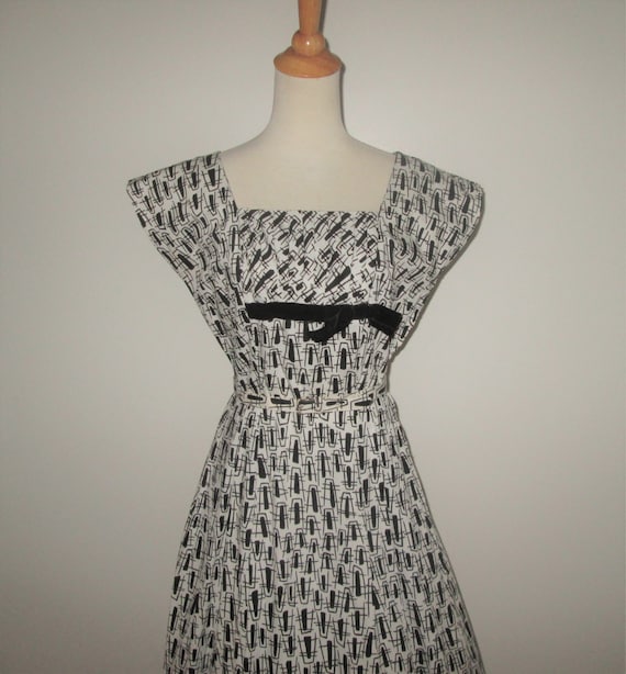 Vintage 1950s Black And White Dress By London Ori… - image 1