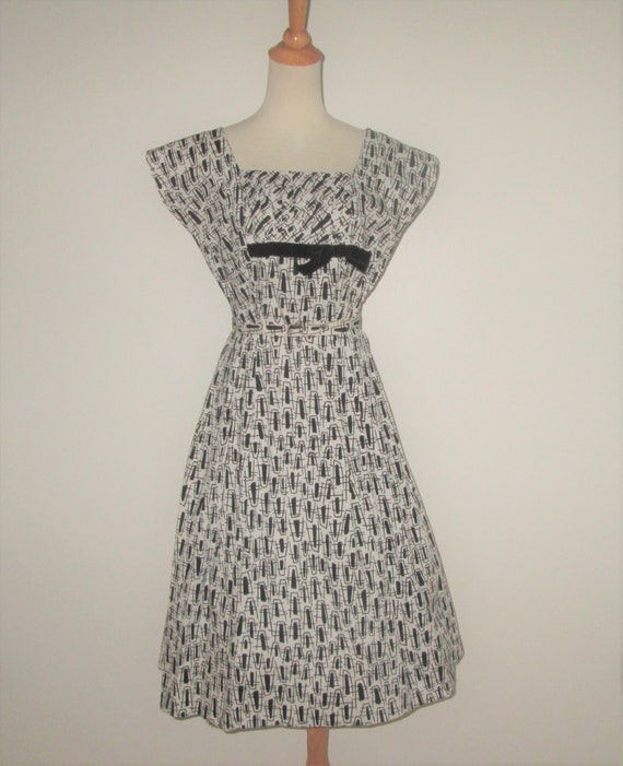 Vintage 1950s Black And White Dress By London Ori… - image 2