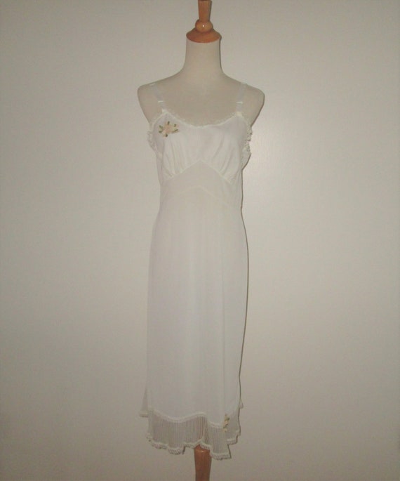 Vintage 1950s White Floral Applique Slip - Size 3… - image 1