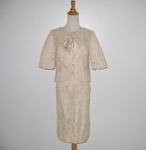 Vintage 1950s 1960s Beige Soutache Lace Suit Ense… - image 1