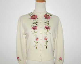Vintage 1950s Ivory Cashmere Floral Embroidered Cardigan Sweater By Dalton - Size M