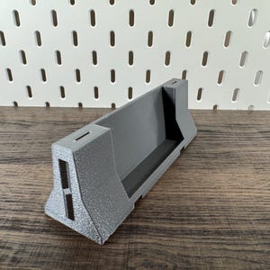Porta-cartões de visita - Jersey Barrier. Presente para operadores de equipamentos, amantes de carros, acessório de mesa, expositor de balcão. Escala 1:16.