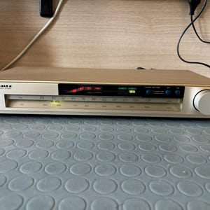 Marantz ST340 - AM/FM Hi Fi Tuner vintage 1984