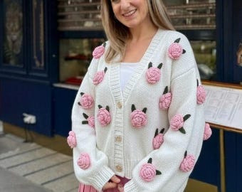 ピンクの花柄刺繍カーディガン：手編みウール混紡 - Etsy 日本