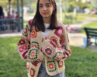 Ręcznie robiony na szydełku kardigan Grandma Square, dzianinowa kurtka w stylu retro boho
