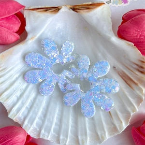 Resin daisy earring