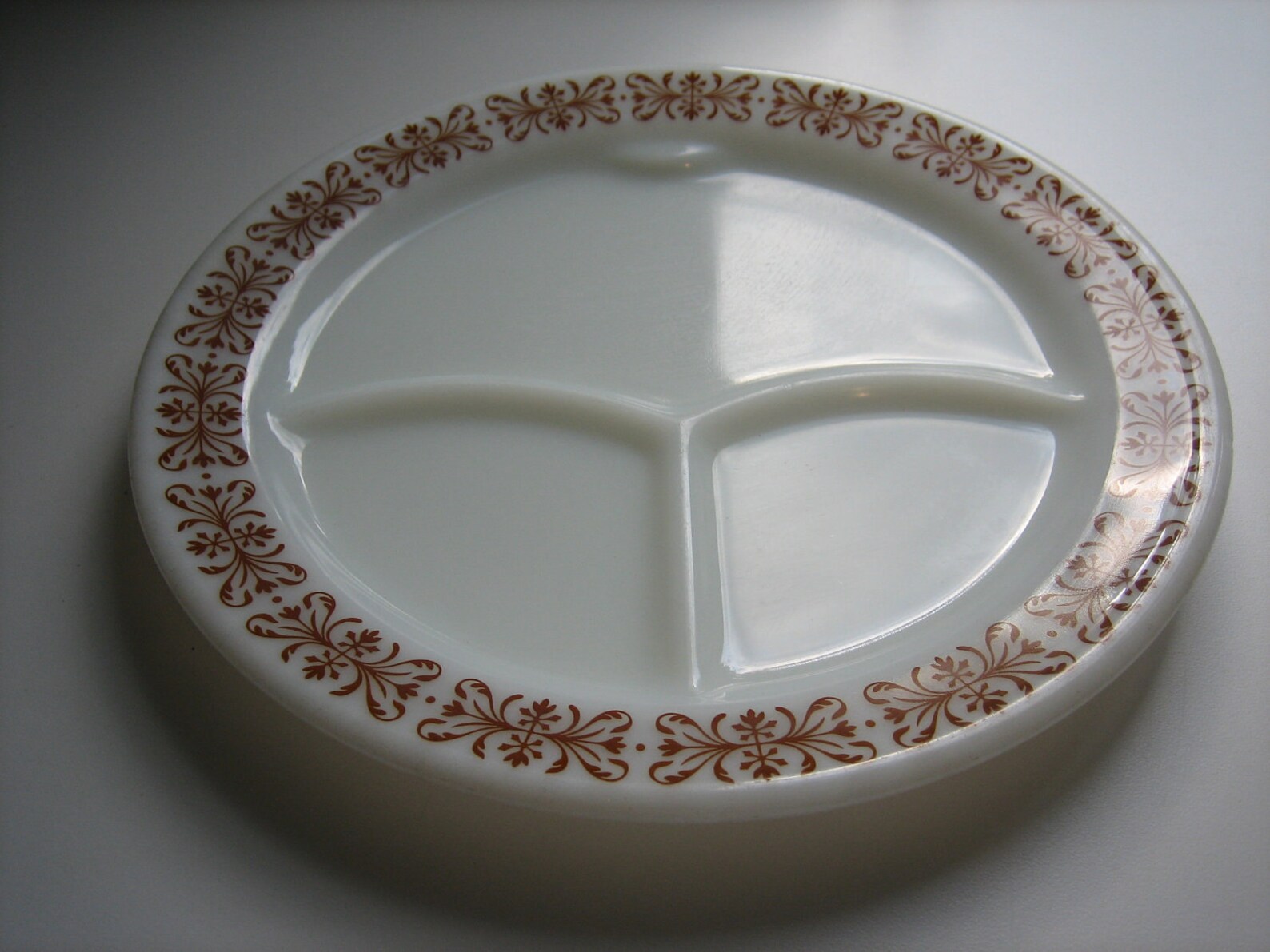 Vintage PyrexCorning divided plates set of 2 Brown boarder Etsy