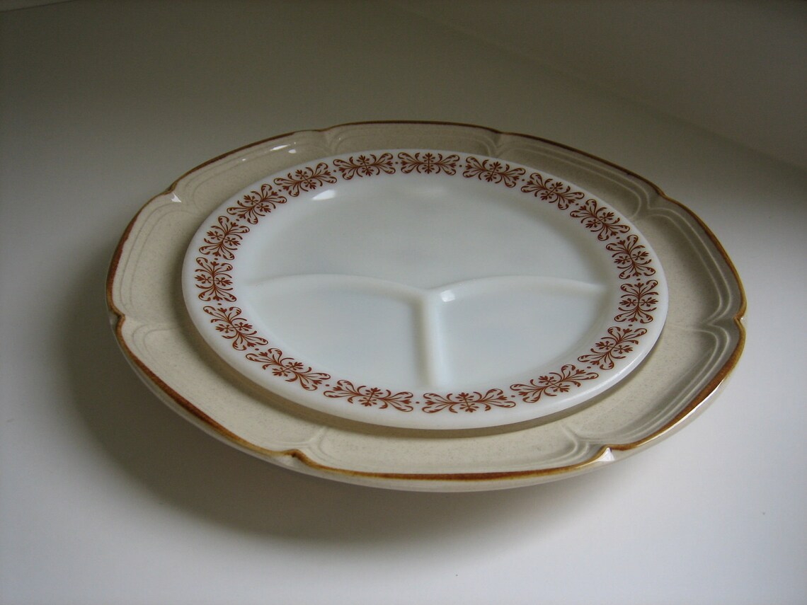 Vintage PyrexCorning divided plates set of 2 Brown boarder Etsy