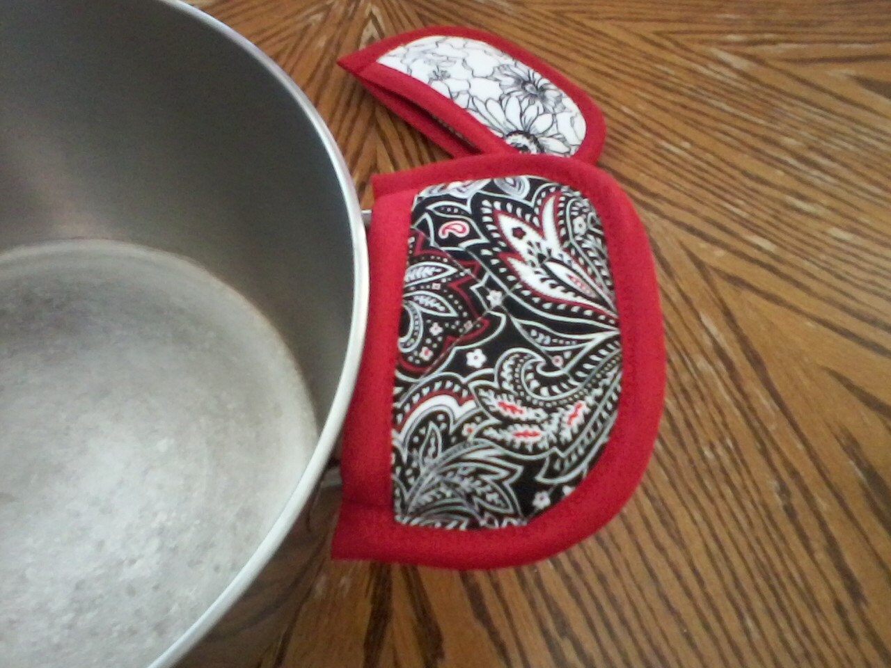 Set of two Handmade Quilted Cotton Pan Handle Covers Etsy