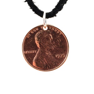 ラッキー ペニー コイン ネックレス、米国ペニー、メンズ ネックレス、レディース ネックレス、コイン ペンダント、レザー コード、誕生年 1973 1974、1975、1978