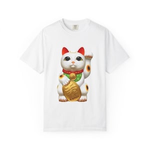 Lucky Cat Maneko NekiT-Shirt, Japanese lucky cat, Fortune cat, Kawaii clothing, Japanese cat shirt, Waving cat shirt,