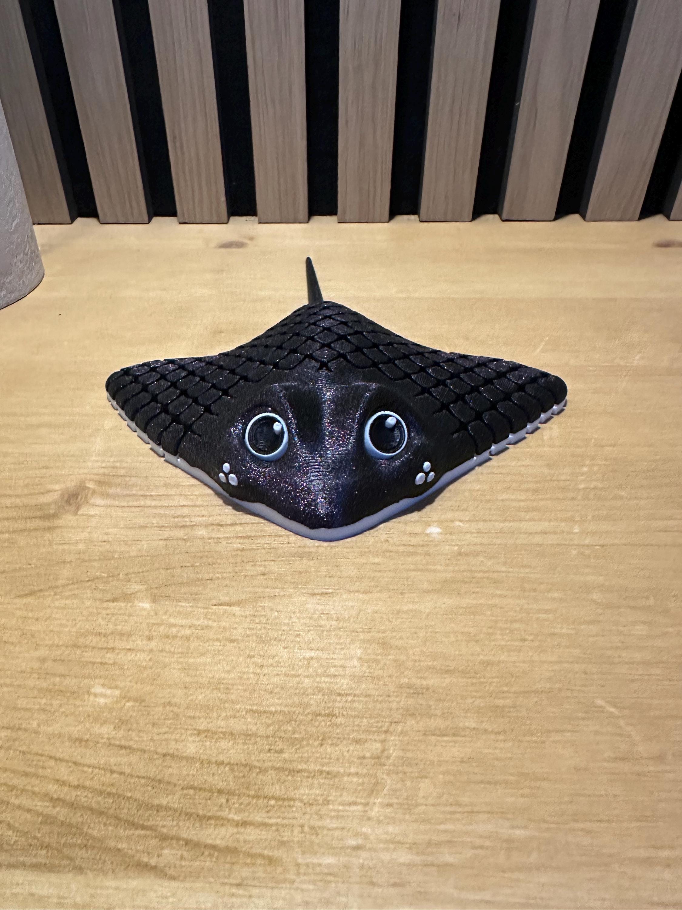 Ray Fidget Articulated Manta Ray Fidget • Flexible 3D Printed Sensory Gift • Ray ...