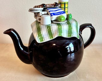 Paul Cardew T. Pott & Sons Hardware Market Stall Tea Pot Retired