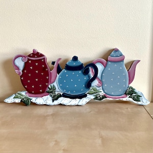 Arte de parede vintage em bule de madeira, esculpida e pintada à mão, assinada pelo artista, decoração de parede para bules de chá