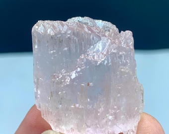 Natürlicher Spodumen Var Kunzit Kristall, 30,89g