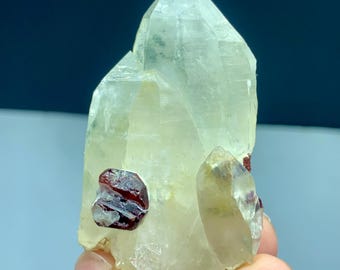 292 Karat natürlicher Spessartin-Granat mit Quarz